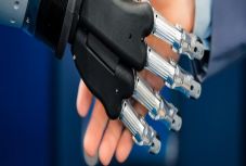 Bíró Béla: Kockázatok és előnyök