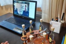 Minden pálinka párlat, de nem minden párlat pálinka – online pálinkamustrán jártunk