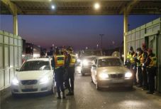 Torlódás alakult ki a magyar-román határon a csanádpalotai átkelőnél