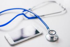 Május 15. után is marad a távkonzultáció, továbbra sem kell az egészségügyi kártya