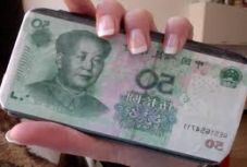 Hatvanmillió dollár értékű hamis pénzt foglaltak le kínai rendőrök