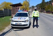 A gazdasági válság ellenére átlagban bruttó 400 lejjel emelték meg a rendőrfizetéseket