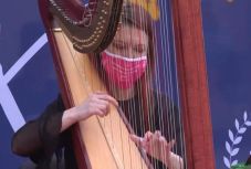 Nézők nélküli szabadtéri koncerttel ünnepelték Szebenben a kijárási tilalom végét