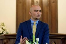 Novák Csaba Zoltán a román Trianon-emléknapról: nacionalista versenyfutás rosszízű mellékterméke