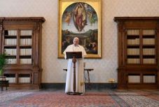 Vasárnap utoljára szólt interneten keresztül a hívőkhöz Ferenc pápa