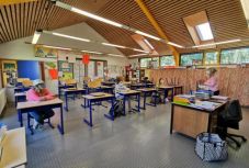 Belgiumban újranyitottak az iskolák, a szépségszalonok, múzeumok