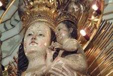 Csíksomlyói ferences szerzetesek: szervezetten ne zarándokoljanak idén a kegyhelyre!