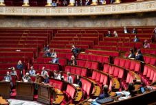 Macron pártja elvesztette az abszolút többségét a francia nemzetgyűlésben