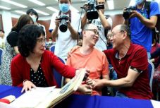 Harminckét év után találta meg elrabolt fiát egy kínai pár