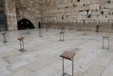 Kétezer éves föld alatti építményt találtak a Siratófal közelében