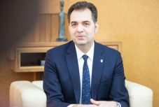 Antal Árpád: Klaus Iohannis a sötét erők eszközévé alacsonyodott