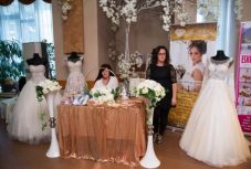 A próbababán maradt a menyasszonyi ruha – tönkretette a járvány az esküvőipart