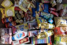 Tartós élelmiszert gyűjt a csíkszeredai Jó Arcok Egyesület