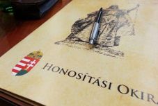 Tíz éve fogadták el a kedvezményes honosításról szóló törvényt