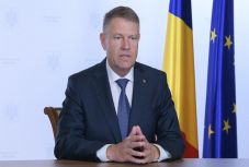 Megtámadta az alkománybíróságon az államfő a rendes tanári állásokkal kapcsolatos törvényt 