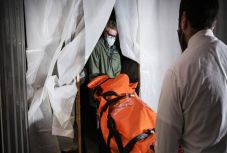 Az Egyesült Államokban már több mint százezer halottja van a járványnak