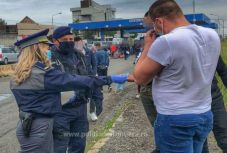 Június 15-ig a külföldről hazatérőknek továbbra is lakhelyi elkülönítésbe kell vonulniuk