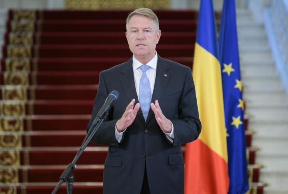 Iohannis kitart a „kreténség” mellett – megjelent az államfőt elmarasztaló CNCD-határozat
