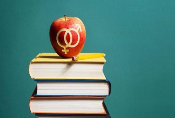 Kötelező szexuális nevelés az iskolákban – Legyen? Ne legyen? Milyen legyen?