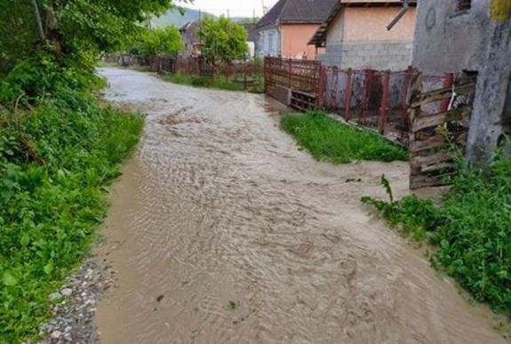 Másodfokú árvízriadót adtak ki Kovászna és Bákó megyére