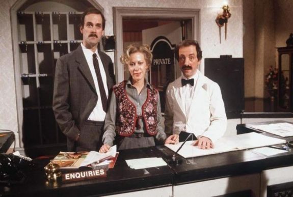 Levették műsorról a Waczak szálló egy epizódját is a „rasszista sértések” miatt