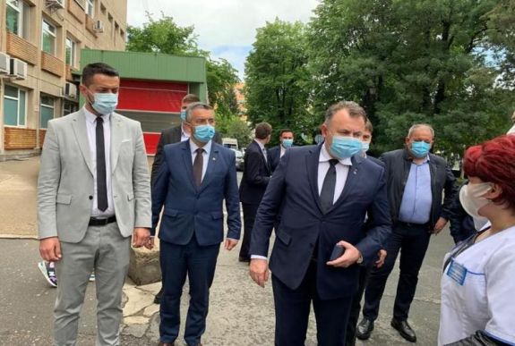 Tătaru: erősödött az elmúlt napokban az új koronavírus közösségi terjedése