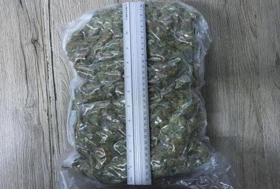 Autóbuszon csempészte a füvet egy aradi férfi