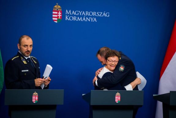 Koronavírus: utolsó „rendes” sajtótájékoztatóját tartotta a magyarországi operatív törzs