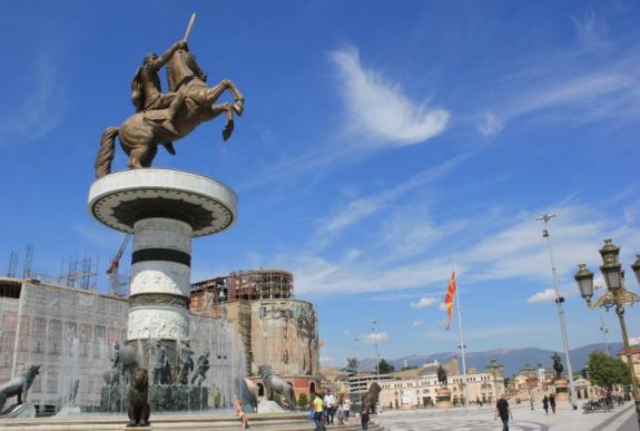 Észak-Macedónia megnyitotta az összes határát, de korlátozta, hogy ki léphet be