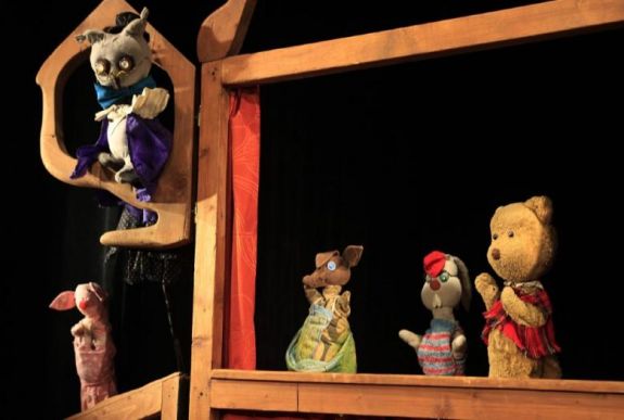 Szabadtéri előadásokat tart a kolozsvári Puck Bábszínház