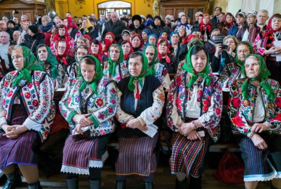 Máshol lehet templomi szertartást tartani – Bákóban egyelőre nem indulhattak újra a magyar misék