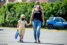 Nagy-Britanniában részlegesen újraindult az oktatás