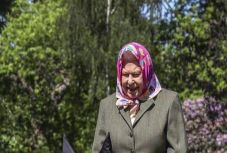 II. Erzsébet királynő emlékezetessé tette a karantén végét