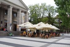 Visszatért az élet az erdélyi városokba – csíkszeredai és kolozsvári teraszokra ültünk ki