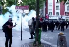 Több mint 20 ezren tüntettek Párizsban a rendőri erőszak ellen