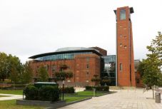 A Royal Shakespeare Company minden idei előadását elhalasztotta vagy törölte