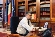 Két miniszter ellen is egyszerű indítványt nyújtott be a PSD