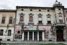 Zenés, szabadtéri produkcióval indul újra a temesvári színház