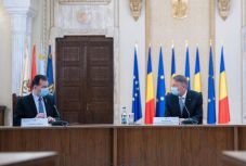 Iohannis: megpróbáljuk oldani a korlátozásokat, ez azonban kötelezettségeket ró mindenkire