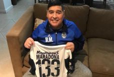 Szerződést hosszabbított Maradonával a Gimnasia y La Plata