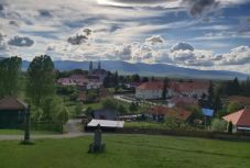 Trianon 100 – A nemzet száz éves kálváriáját egyesítették Jézus keresztútjárásával Csíksomlyón 