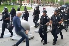 Amerikai tüntetések: a buffalói rendőrség különleges egységének minden munkatársa lemondott