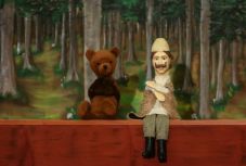 Szabadtéri bábelőadással lepi meg közönségét az udvarhelyi színház