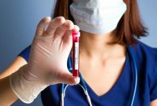 Újabb nyolc koronavírus-fertőzött halálát jelentették Romániában