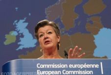 Belső határainak megnyitására kérte fel az Európai Bizottság az uniós tagállamokat