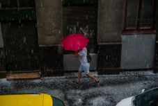 Vasárnap délben leszakadt az ég Budapesten