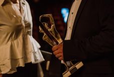 Meszesi Oszkár kapta a Tompa Miklós Társulat Bioeel-Kemény Díját