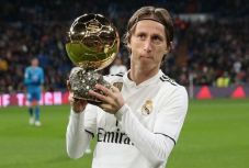 Az aranylabdás Modric a Real játékosaként búcsúzna