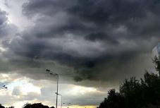 Esőzések, viharok várhatók országszerte csütörtök reggelig