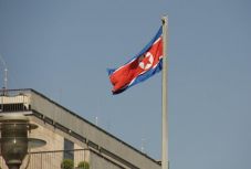 Az észak-koreai hadsereg bevonul a két Korea közötti ipari zónába